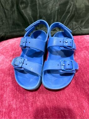 Cat and Jack- Kids Adjustable Royal Blue Buckle Sandals
